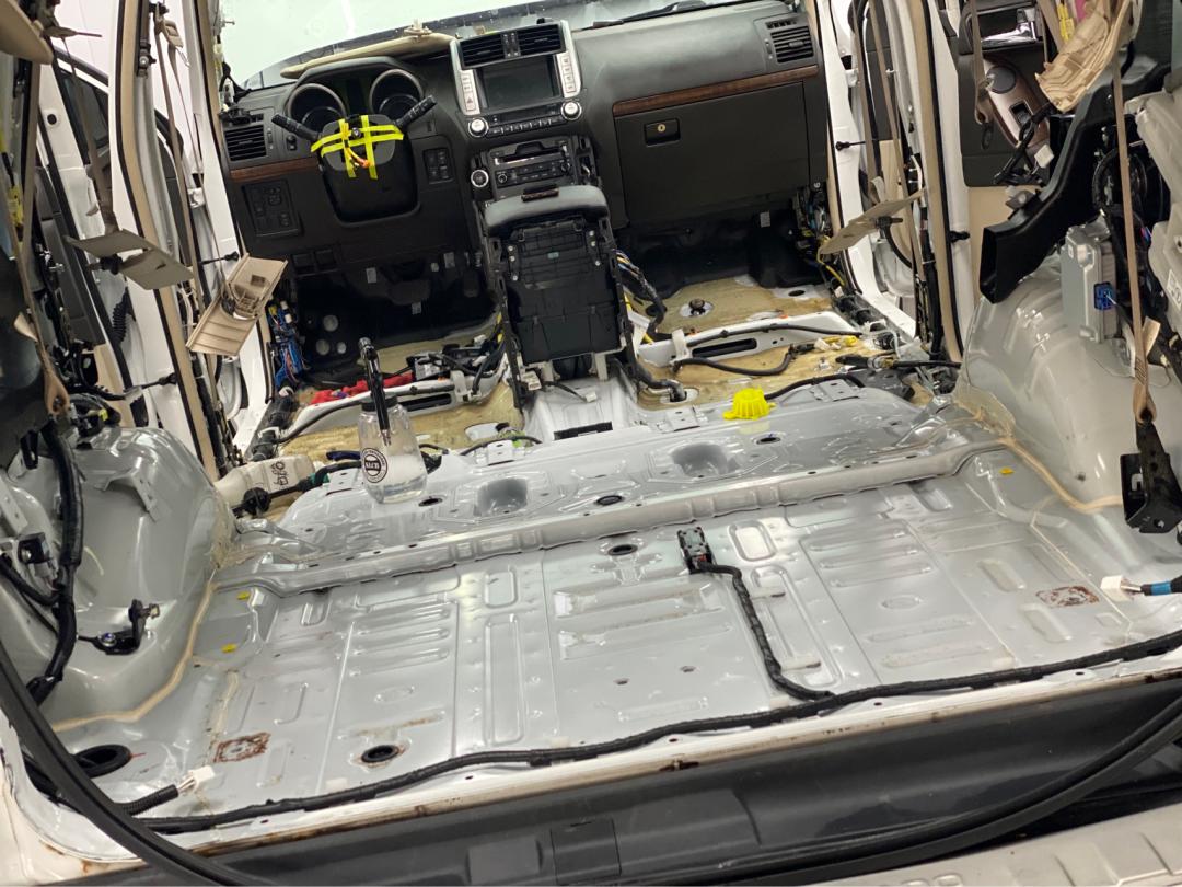 老旧丰田霸道修复,04年丰田霸道翻新改造全过程