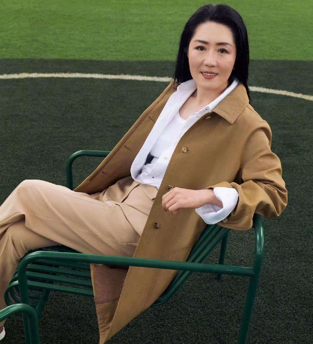 中国女足和日本女足同框照片,2022女足集体照