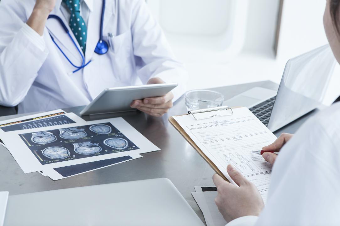 17岁亲生儿子被同学杀害后续,17岁儿子被同学杀害追凶17年