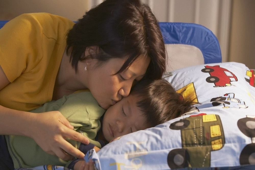 宝宝哄睡小技巧解决宝宝入睡困难,宝宝很难入睡睡前教你一招