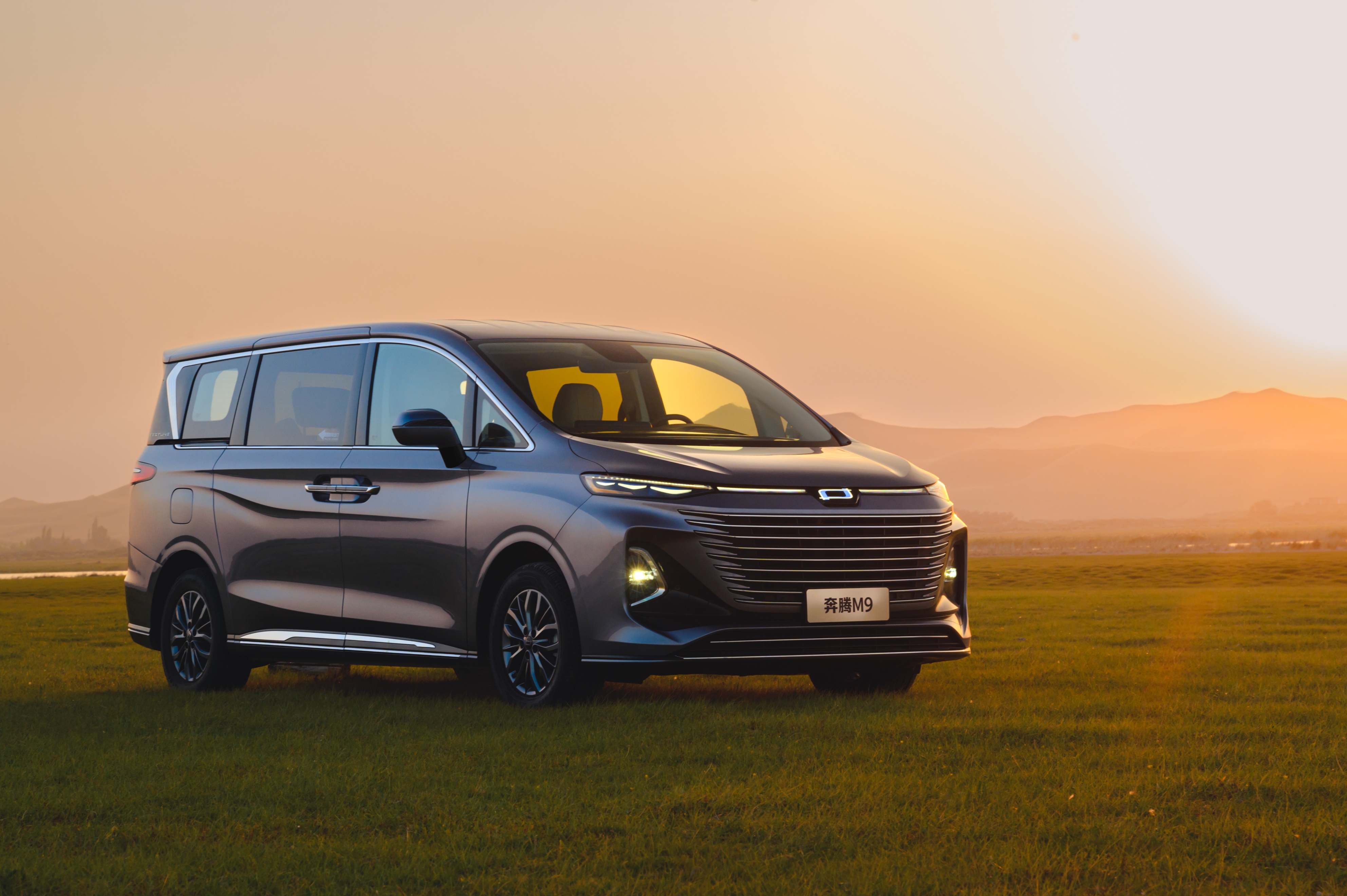 紧凑型mpv定位,mpv奔腾m9长宽高多少米