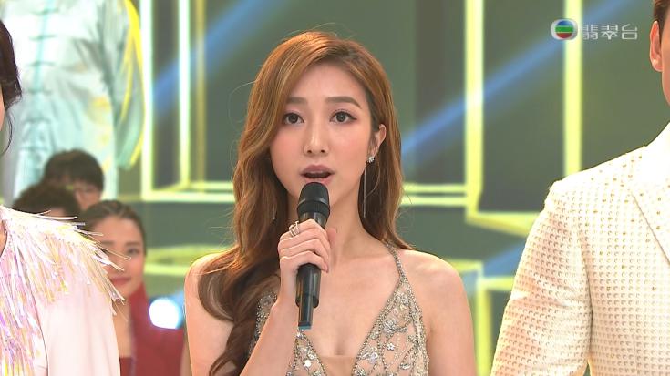 她是90后港姐，香港宅男女神，获高层赏识，活成平民港女上位范本