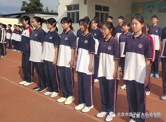 幼儿园入学第一天仪式感文案,新生报到第一天仪式感满格