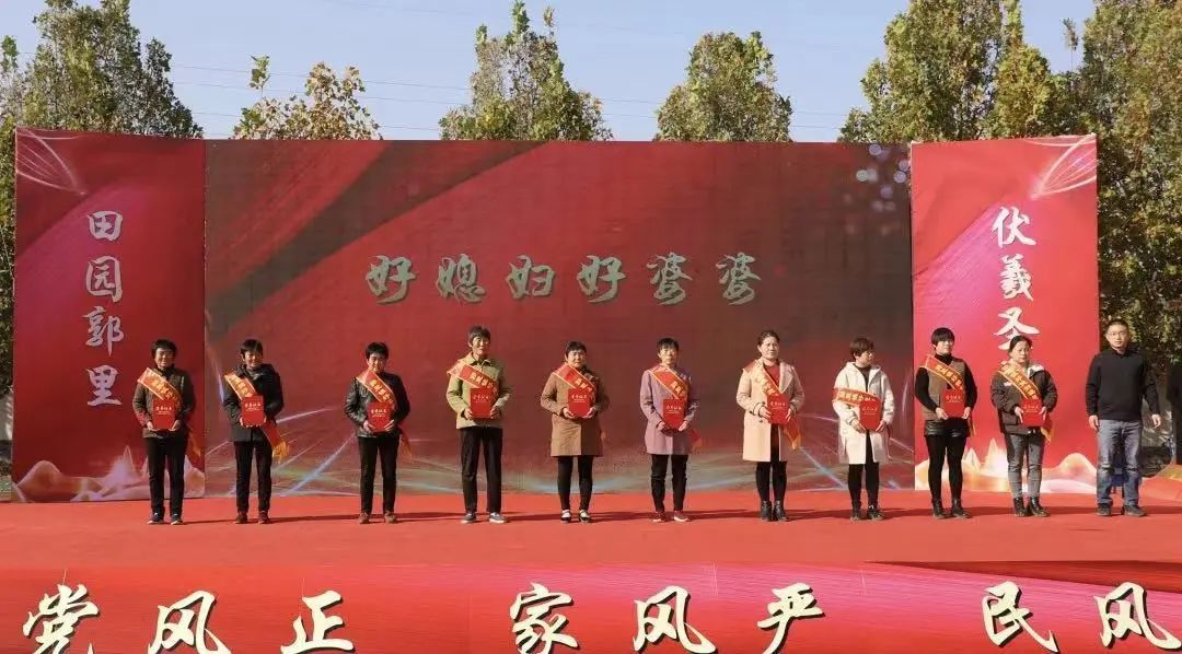 开展擦亮文明窗口志愿服务活动,志愿服务汇聚爱心为文明添彩