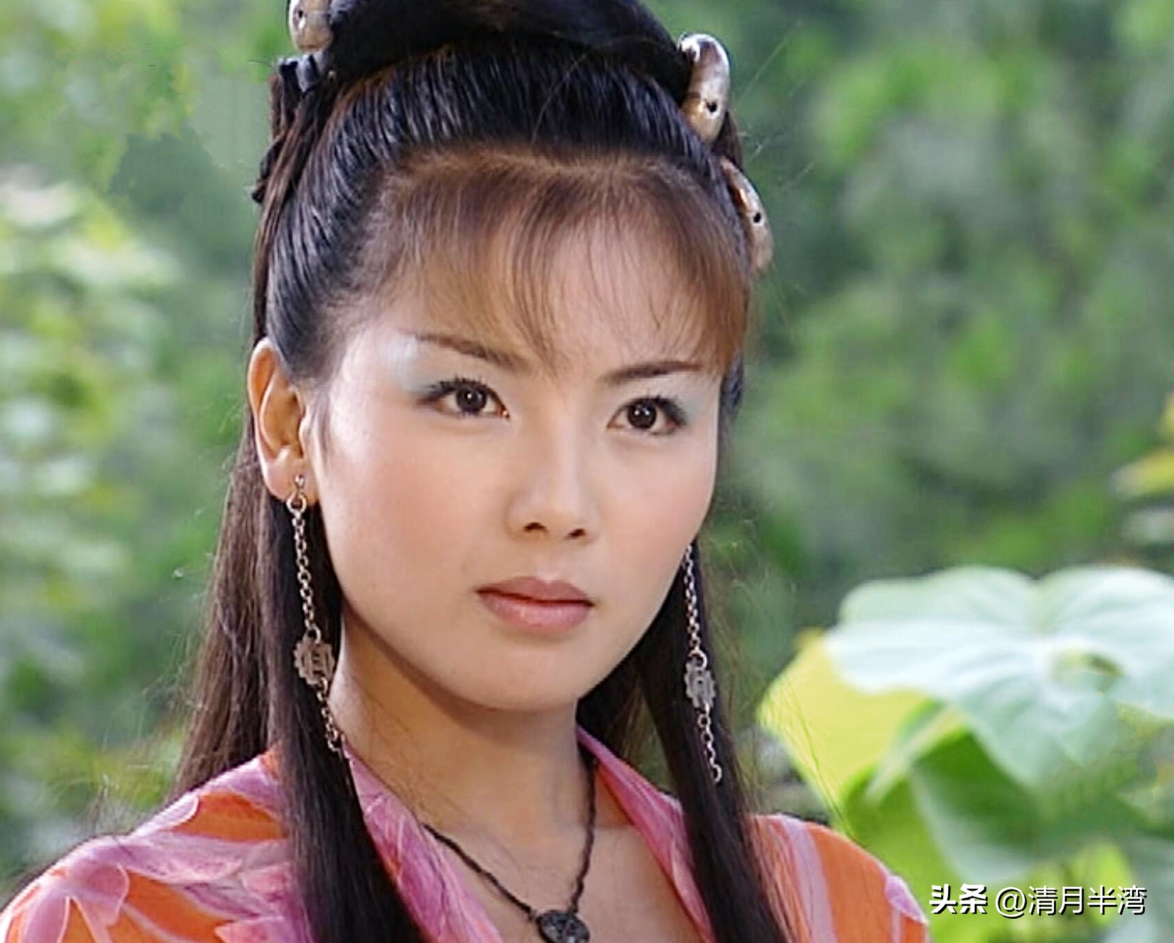 9位眉目含情“桃花眼”女星，顾盼之间皆风情，美得让人移不开眼