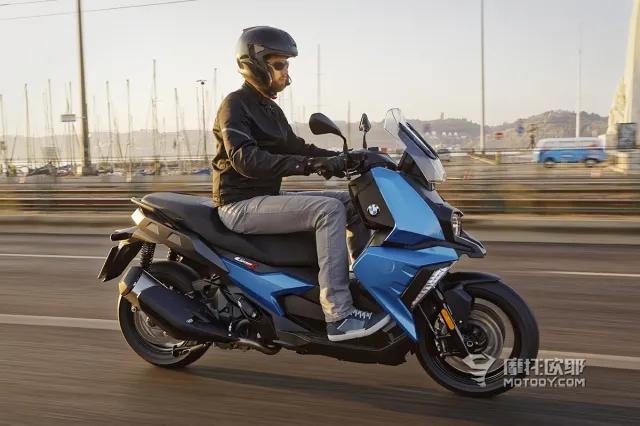 川崎异兽650二手跟春风650哪个好,春风650和川崎650哪个好