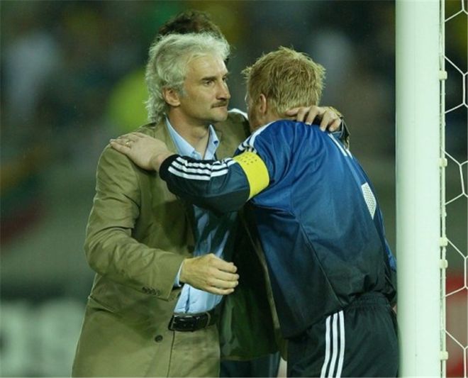 错过尤文，惹怒拜仁，还得罪了三任德国队主帅，德甲金靴不够职业