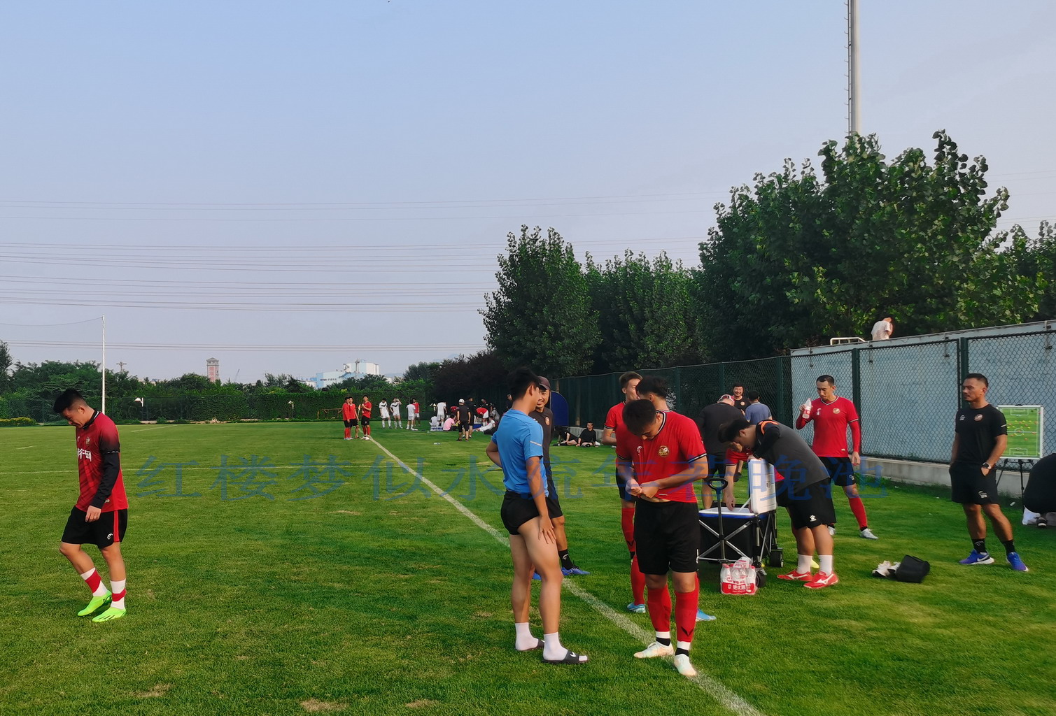 大连读行热身赛大胜,图片分享!你还记得当年的大连万达队医吗?