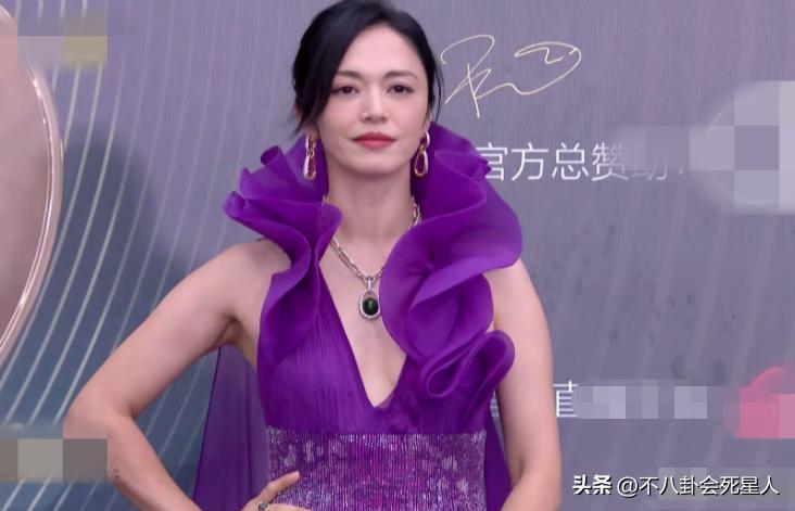 姚晨红毯造型翻车盘点,姚晨红毯奇葩