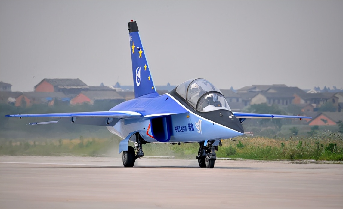 中国战机再获突破，美抱怨美霸主地位遇到挑战，或将难以支撑