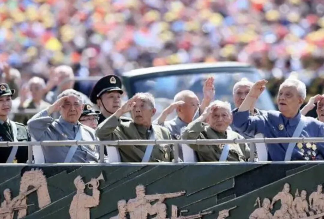 别骂男足了，来看看什么是真正的中国男神