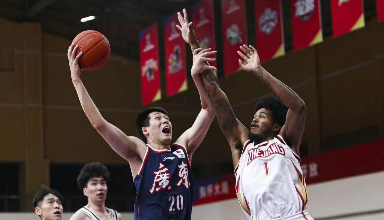 宏远失利爆出最大短板！难怪杜锋“家暴”张昊广东想争冠太需要他