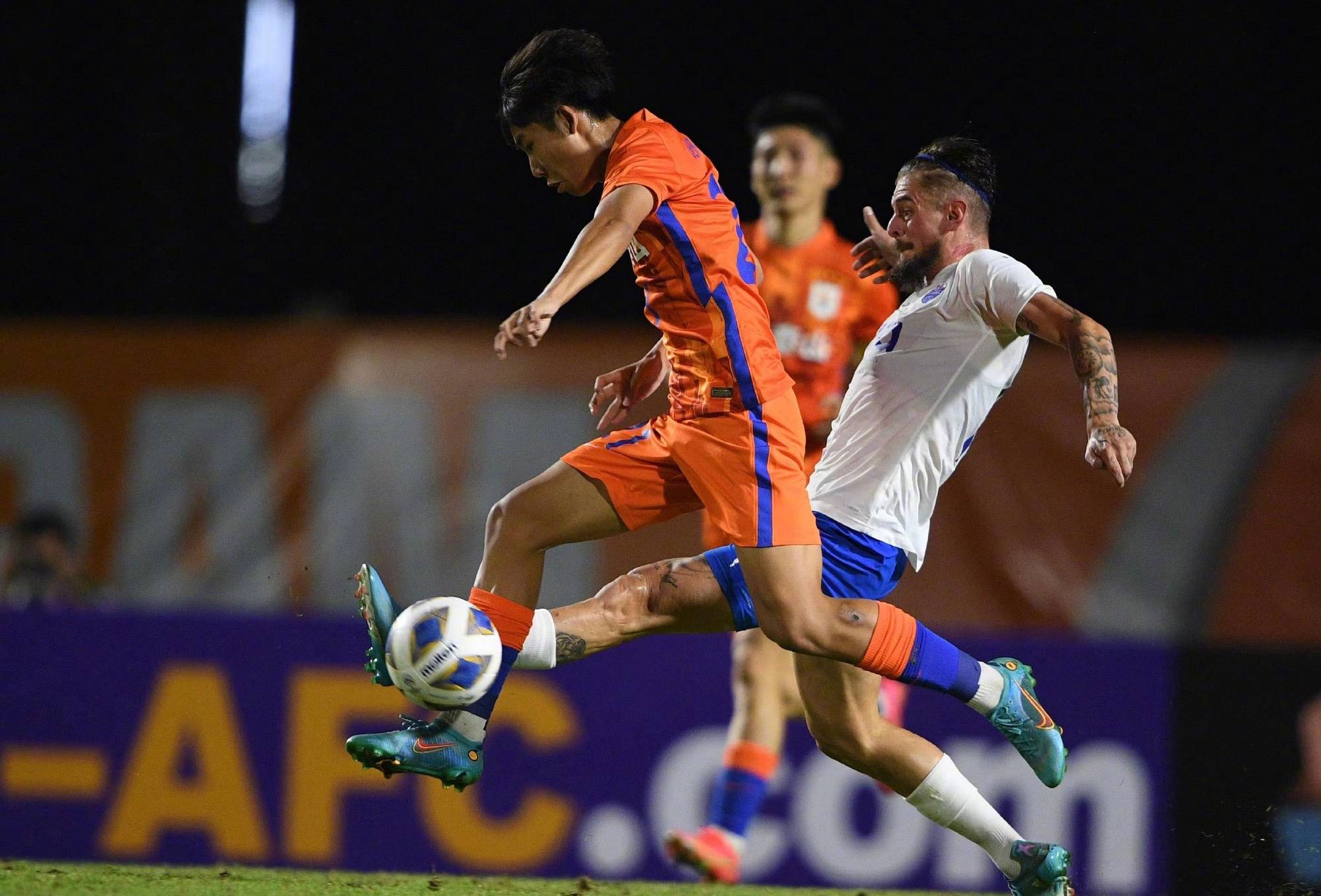 亚冠最新积分榜！山东泰山队暂未出局，且完成了进球任务