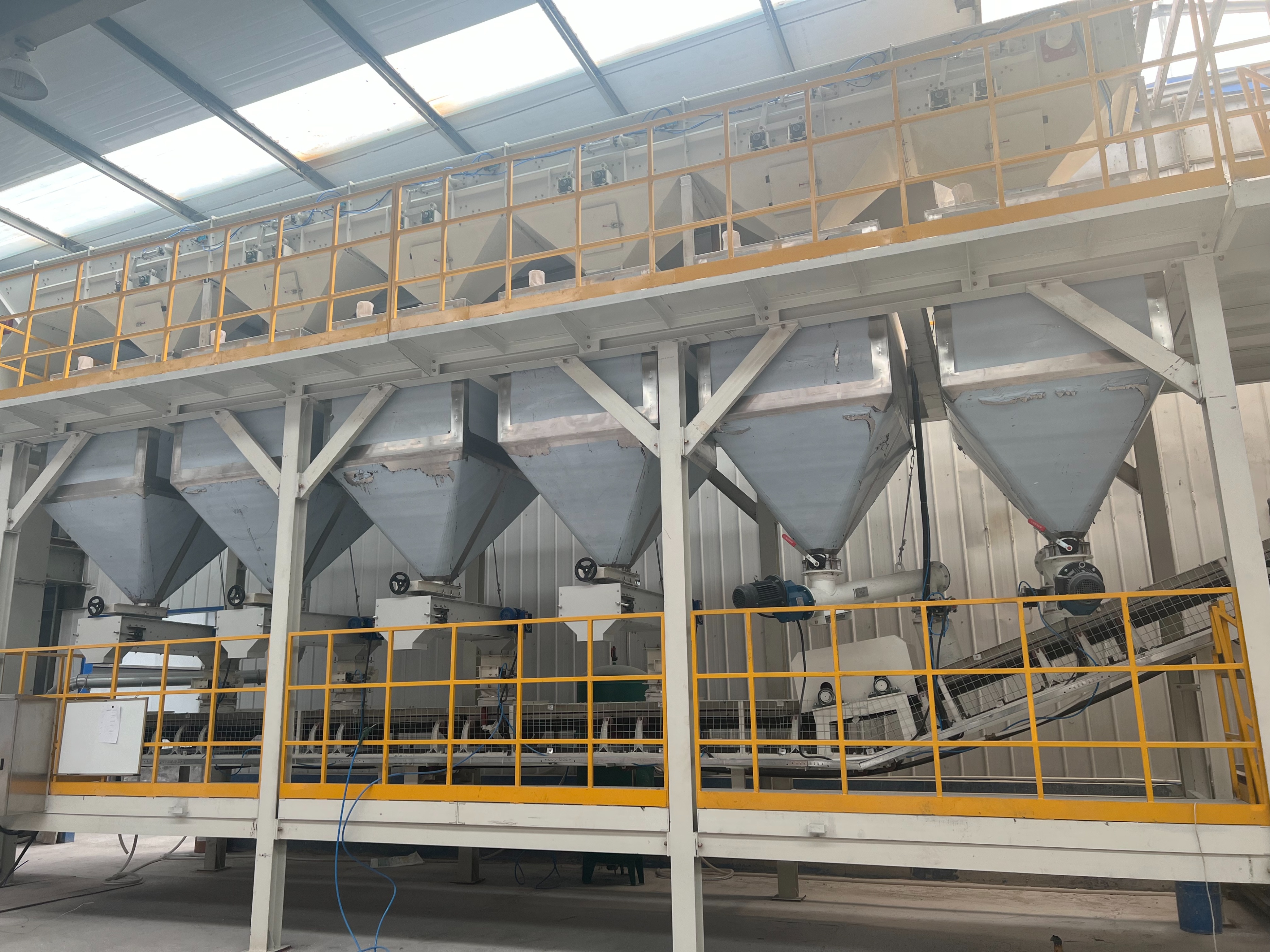 耐火材料称重配料设备,耐火材料配料生产线跟配料系统