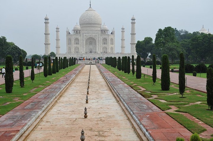加兹尼维族群的建立和形成,与王国早期发展之间的相互作用