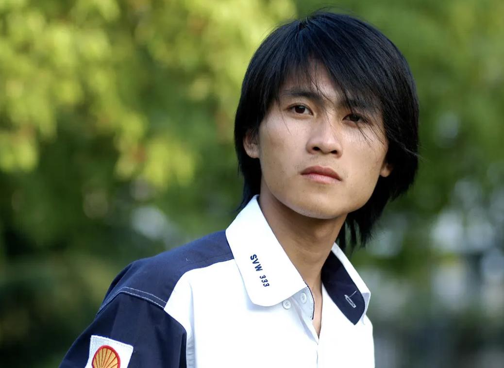 国足前队长冯潇霆疑似暗讽巩汉林,冯潇霆吐槽老板发奖金