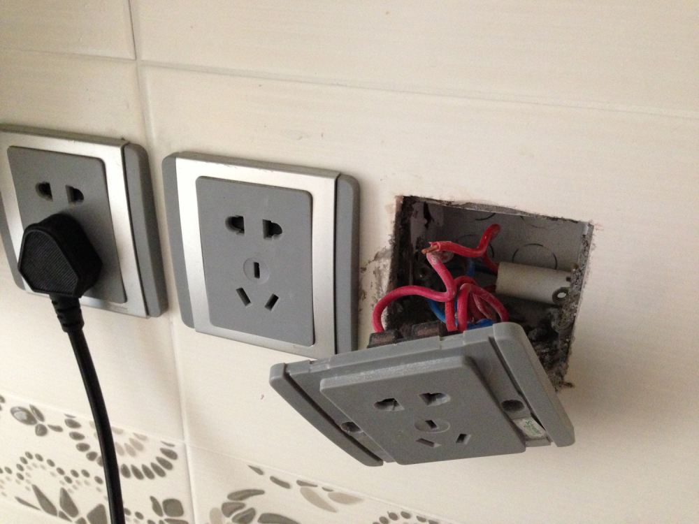 墙里的电线烧坏了,家里电线烧坏怎么办不用拆墙