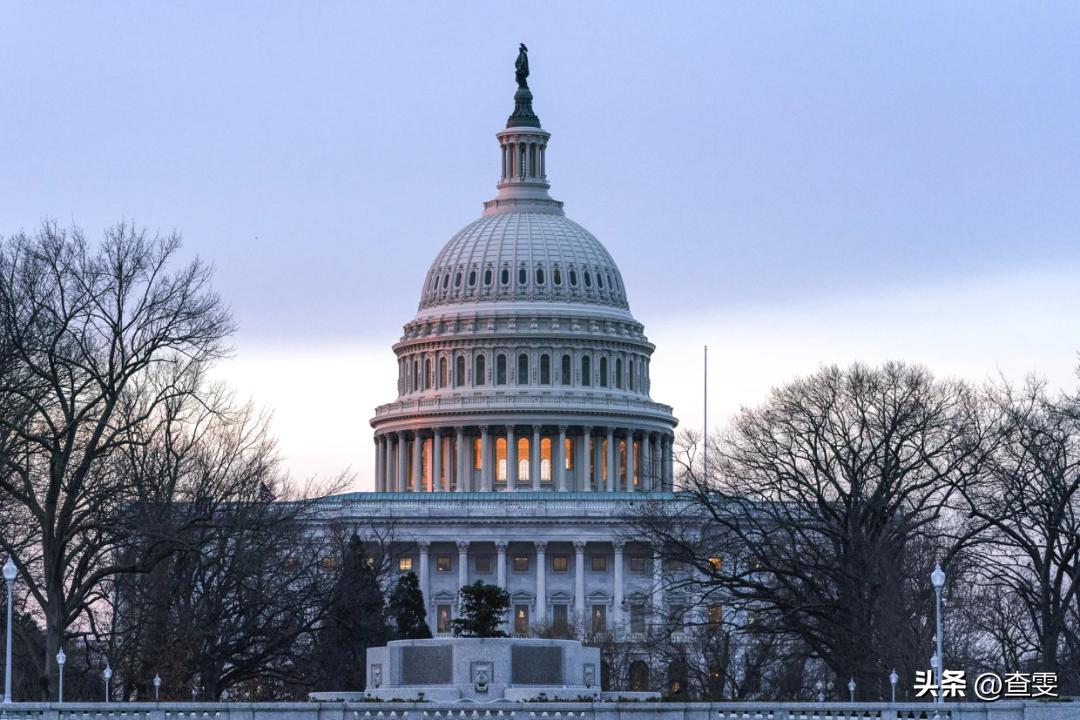 149国去美元，美外汇储备降到20年最低，原因在美自己赖不上中国