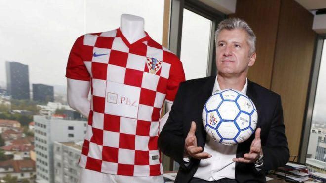 童年球星,达沃苏克左脚图片