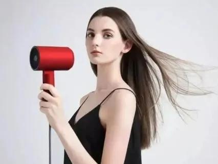 电吹风的妙用治疗感冒,电吹风的妙用有哪些