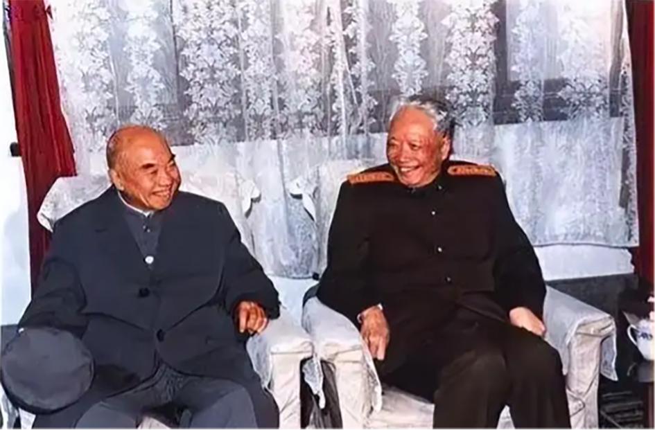 1992年，*小平邓**为何建议增加时年78岁的张震为中央军委副主席