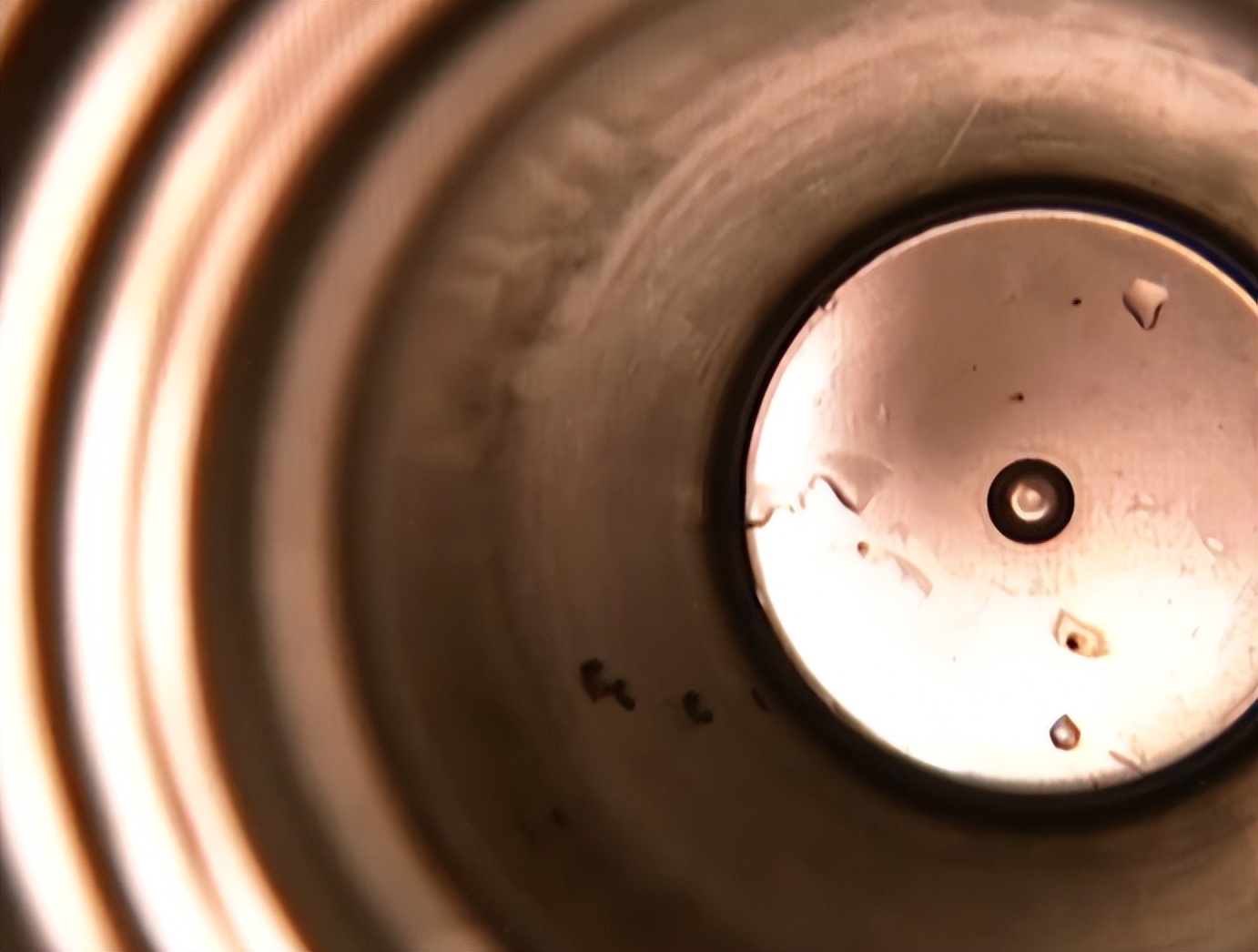 保温杯里边有锈点还能用吗,保温杯有锈