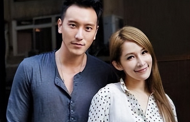 成龙萧亚轩,恋爱天后女生版