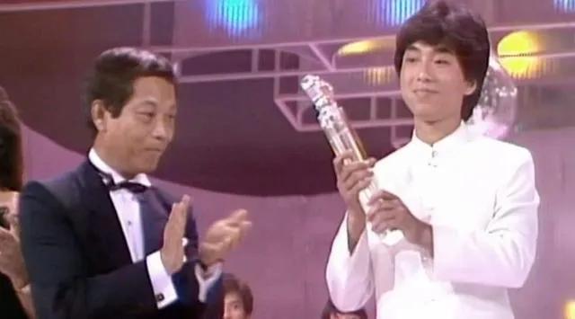 吕方跟郑裕玲谈恋爱多久,吕方跟郑裕玲是不是分手了