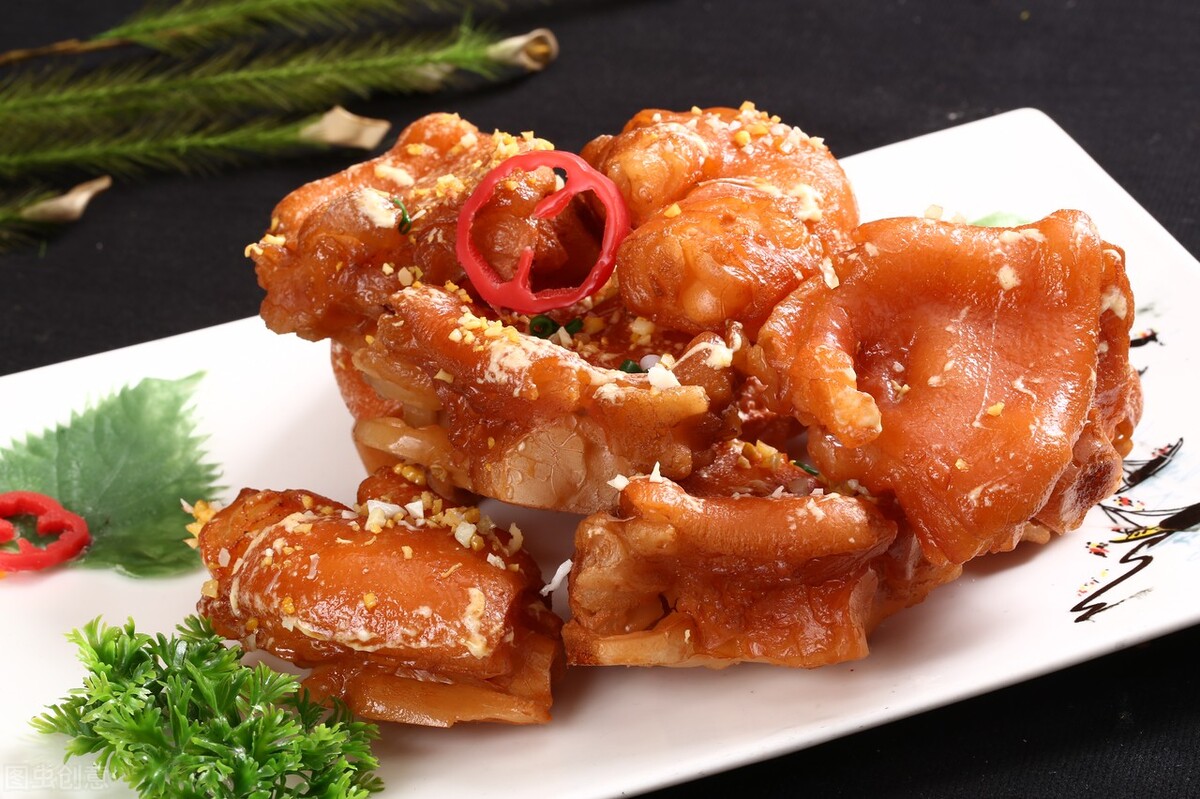 这才是卤猪蹄的正确做法香嫩软烂,正宗焖猪蹄的配方