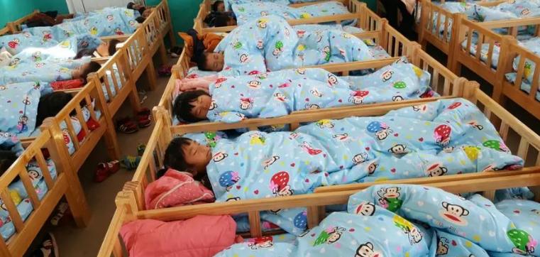 幼儿园入园准备物品清单动画,幼儿园新生入园必备物品清单图片