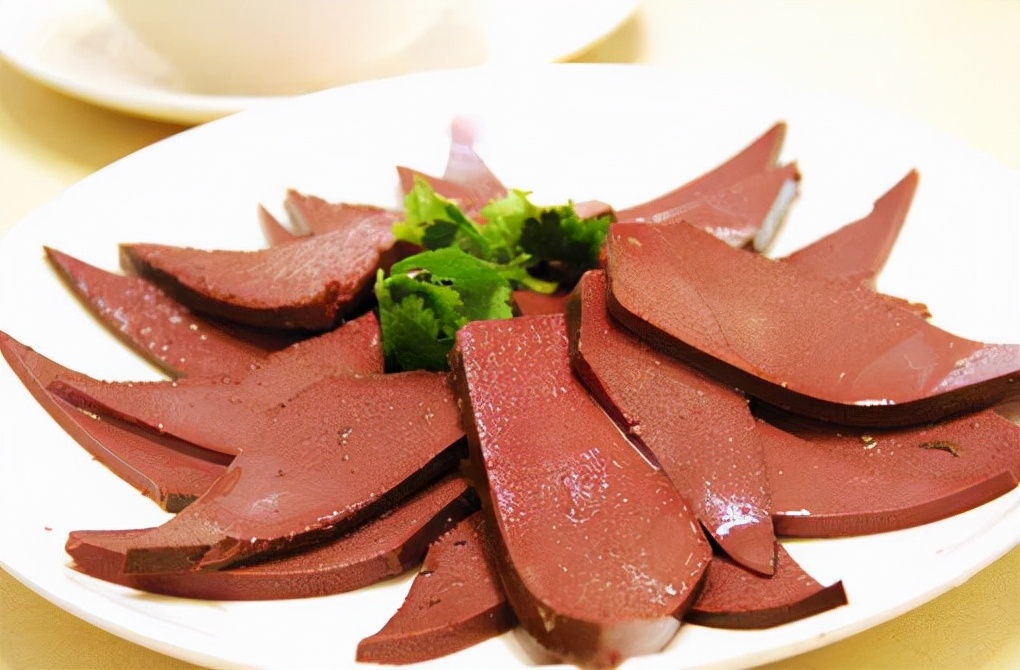 市面上的“假猪血”是怎么制作的？购买猪血时，又该如何挑选呢