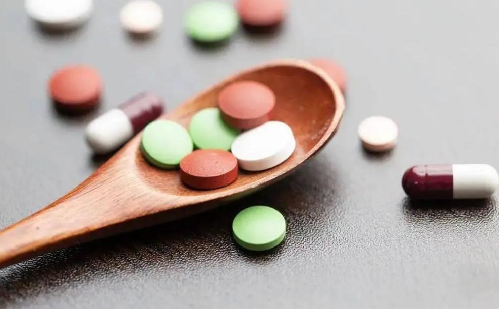 呼吸道感染阿奇霉素和头孢哪个好,呼吸道感染用阿莫西林管用吗