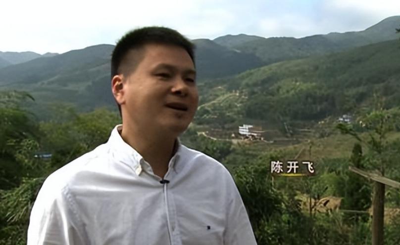 小伙放弃打工到大山里养殖,小伙放弃百万年薪转行回乡养猪