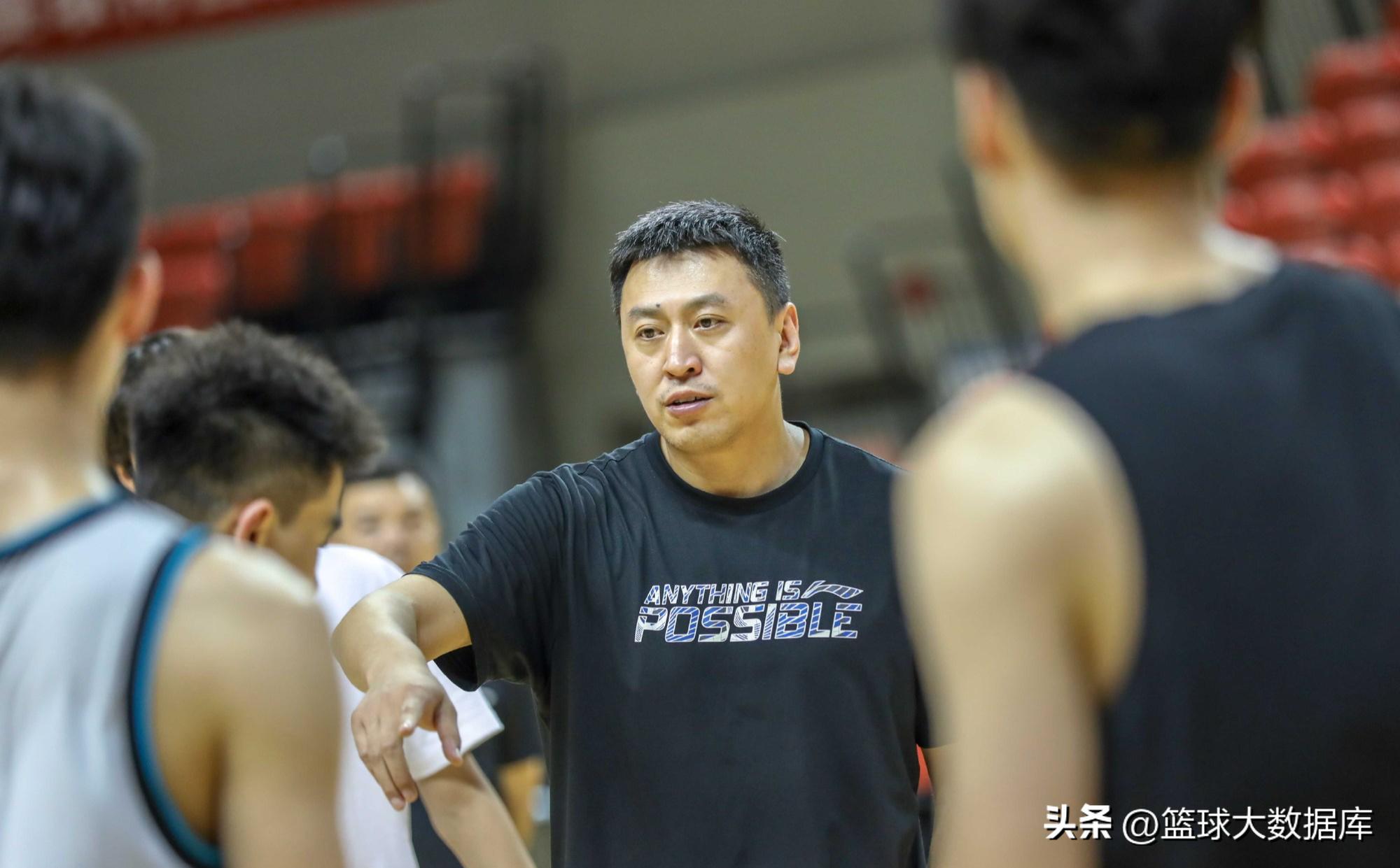 成功上位！辽宁籍名将正式成为主教练，刚上任就要带队冲击总冠军