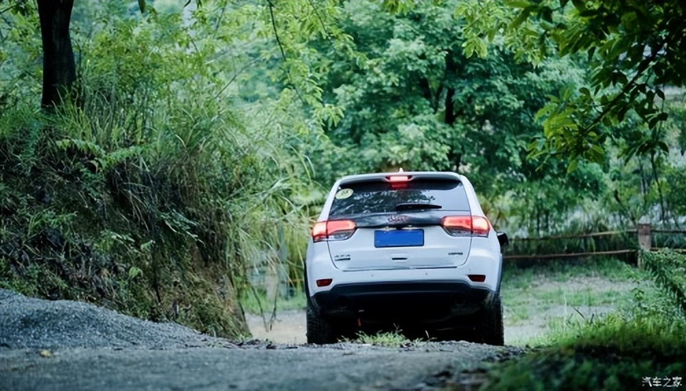 偷得浮生半日闲清茶淡盏两相欢,偷得浮生半日闲小杯浅酌思年华