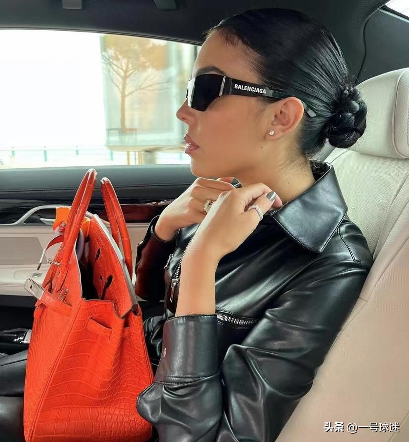 c罗乔治娜球场夺冠庆祝照片,c罗与乔治娜最近的消息