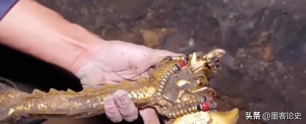 内蒙古一村民狩猎时发现金斧头,内蒙古一人打猎捡到金斧