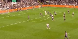 英超揭幕战阿森纳胜水晶宫,英超比赛马丁内斯和恩佐