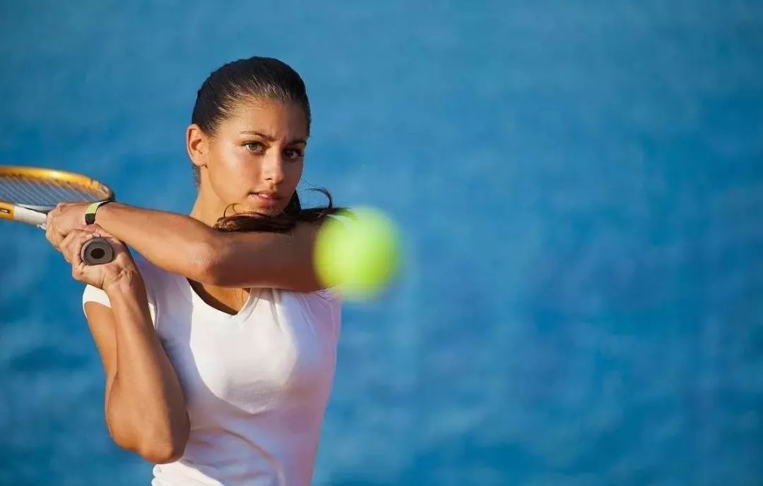 打网球有益健康,青少年16岁打网球该如何训练