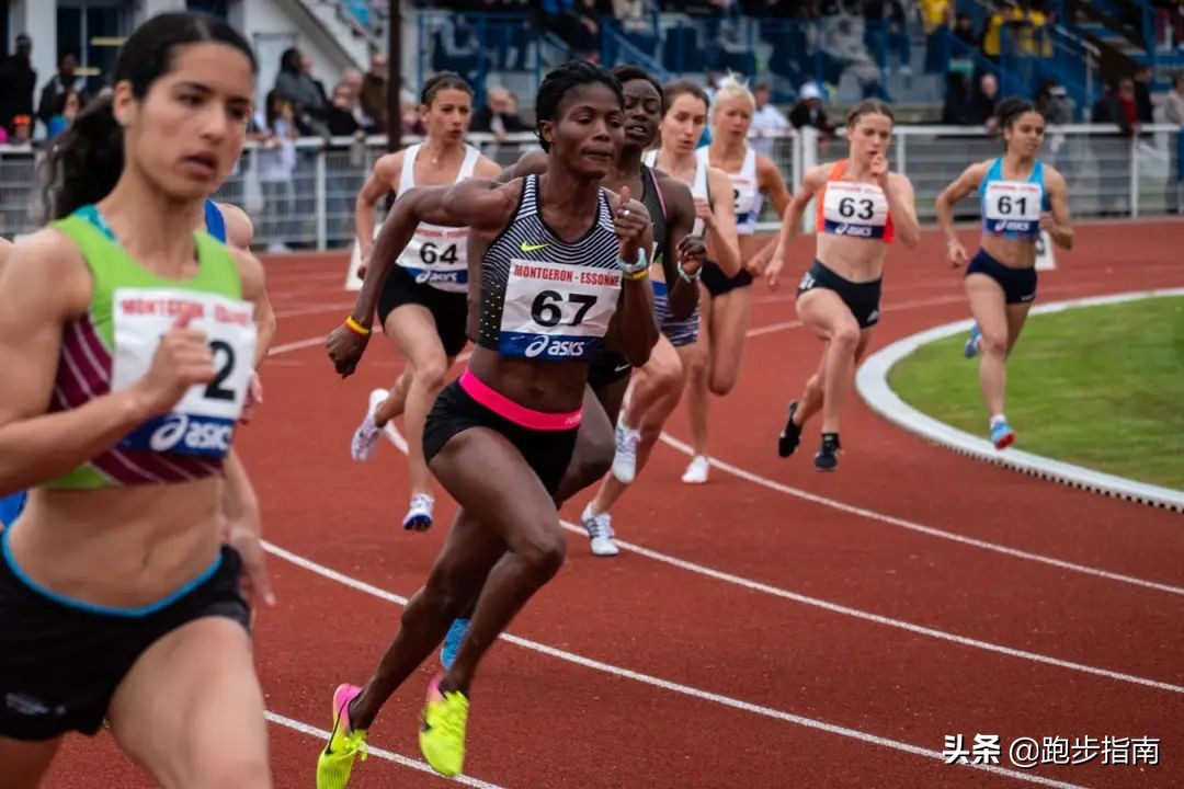 跑步时千万不要穿气垫鞋,跑步不要总是穿碳板