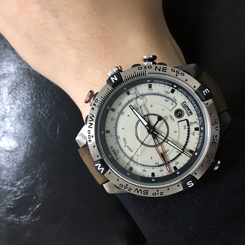 学生戴什么手表便宜还好看,适合学生的手表牌子300左右