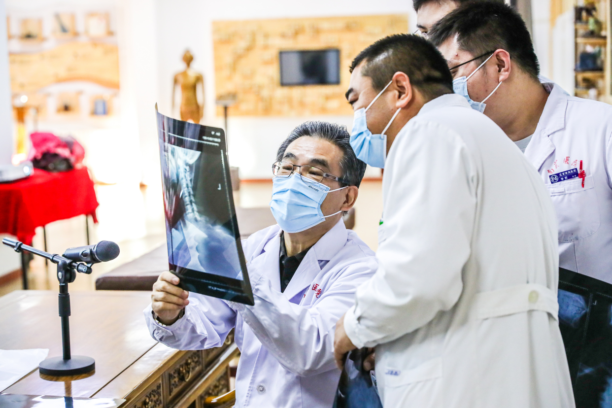 鲍树仁医生,鲍树仁正骨