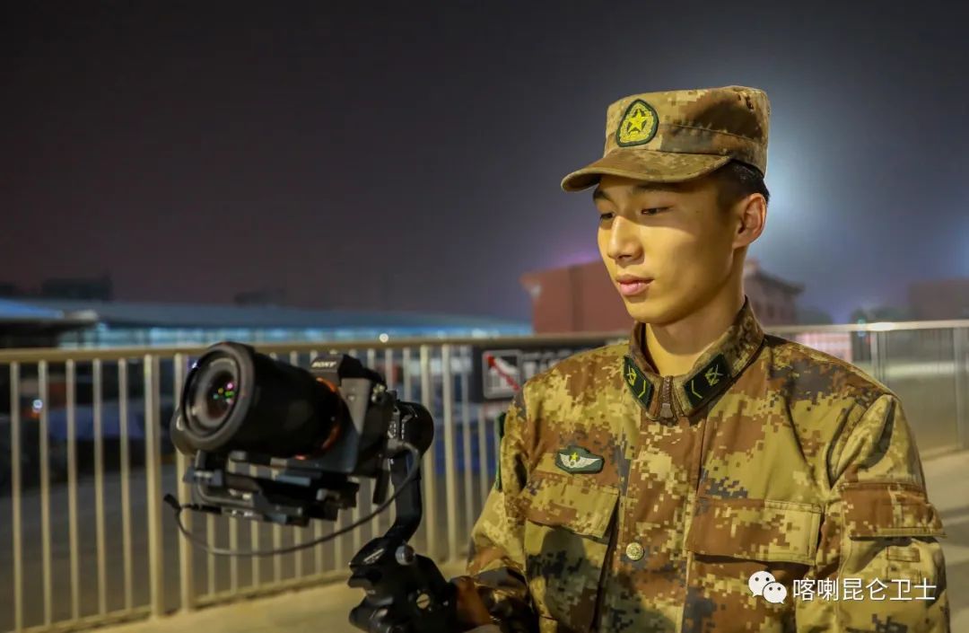 边疆兵记者,有请边防军人走上舞台