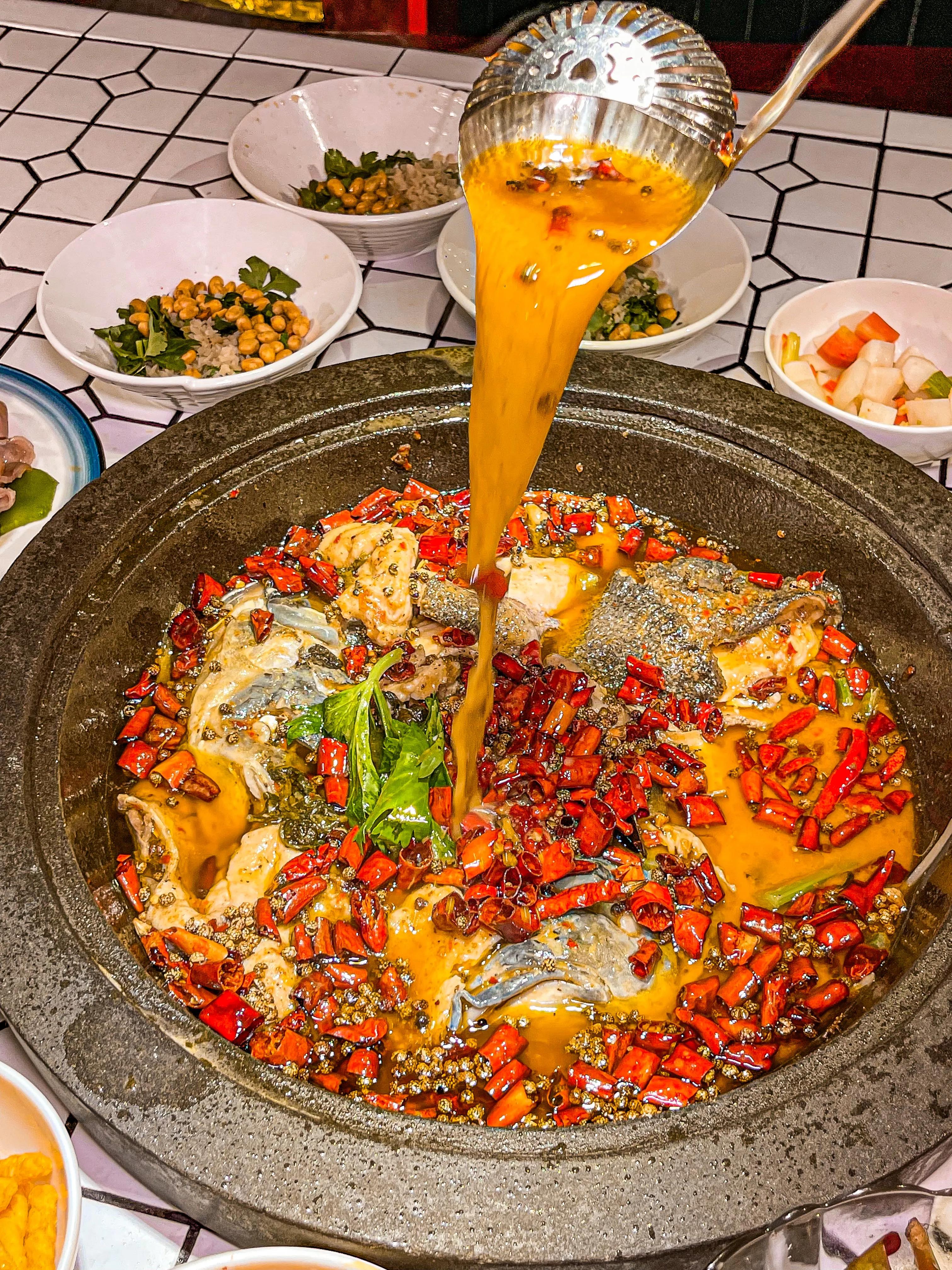 正宗重庆老石锅鱼美蛙鱼推荐,学习正宗重庆蒸汽石锅鱼