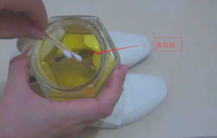 皮鞋穿久了会有折痕？擦点“它”，折痕自动消失，让你天天穿新鞋