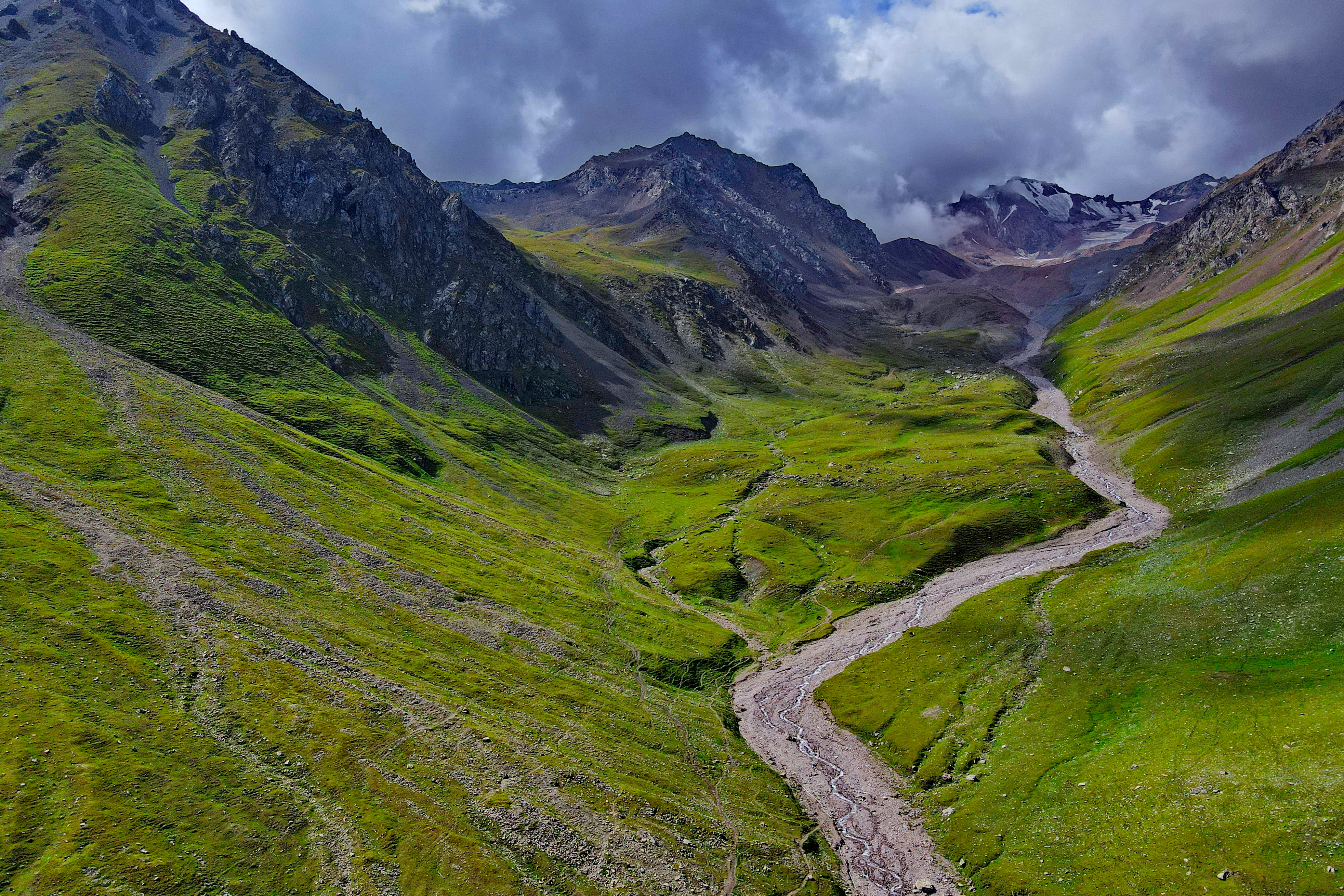 伊犁那拉提草原玩的有啥,伊犁那拉提草原是几级旅游景点