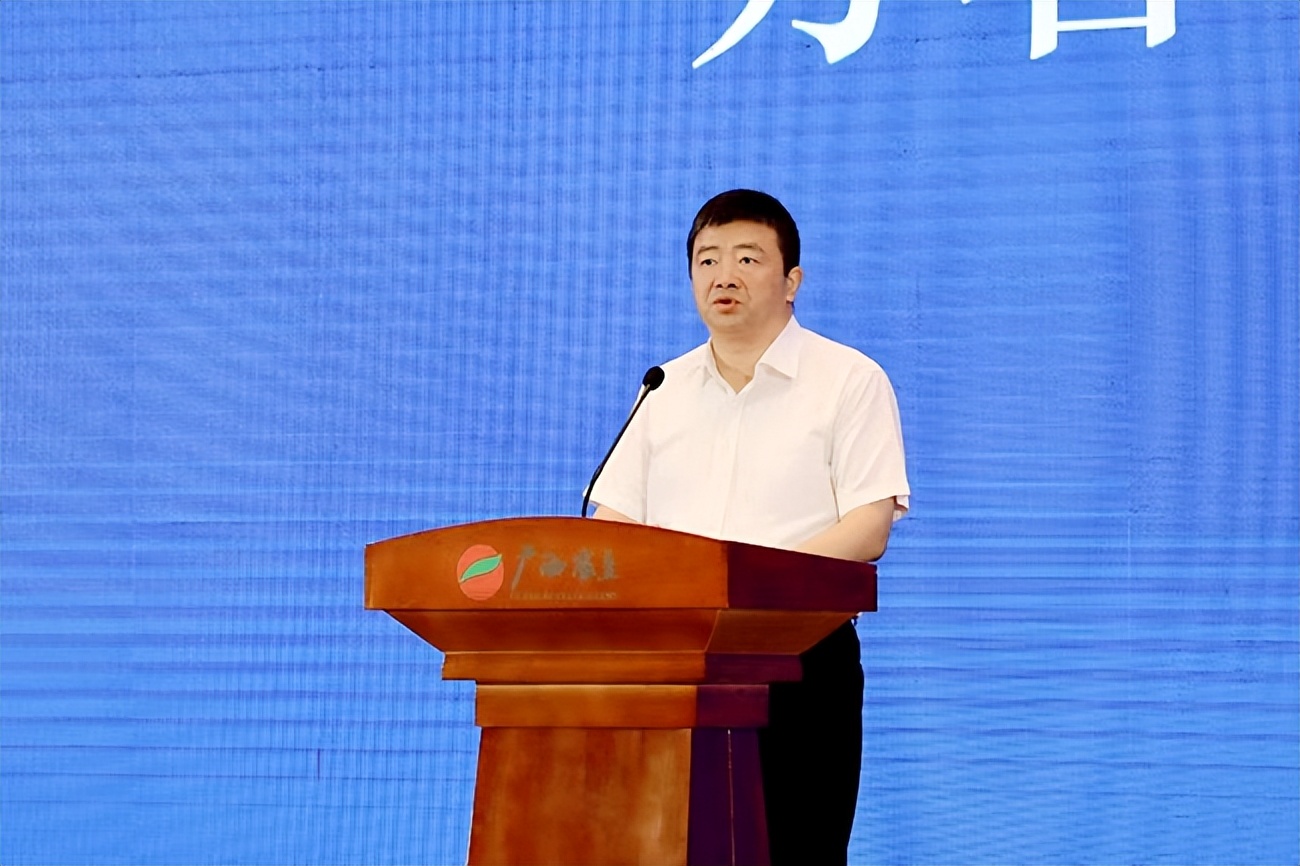 “相约桂垦共创未来——广西农垦集团打造现代一流食品企业高峰论坛暨招商推介会”在南宁举行