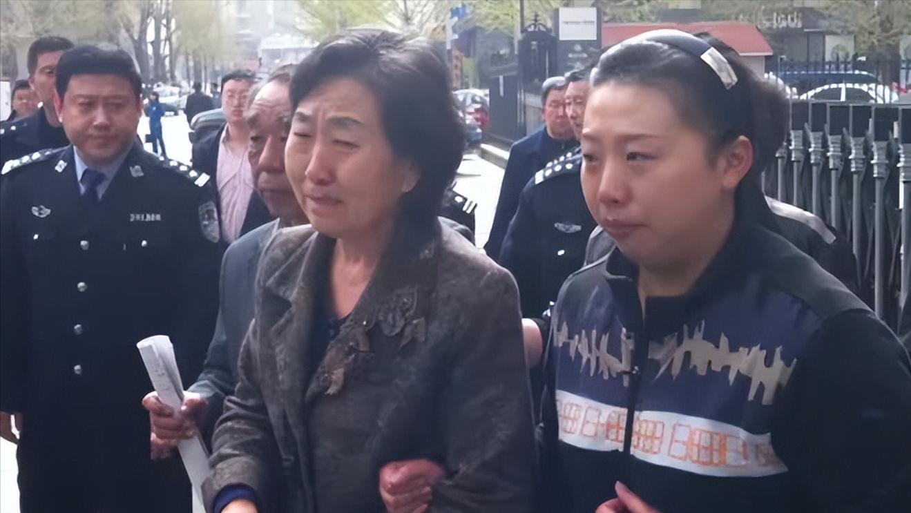 交警执法被打死当事人处理结果,交警执法被当街打死凶手怎么判的