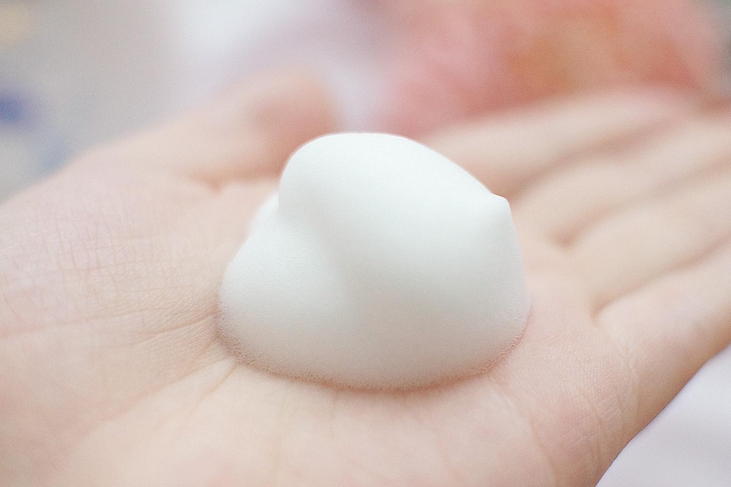 脸上很油是好还是坏,脸上感觉油但是起皮