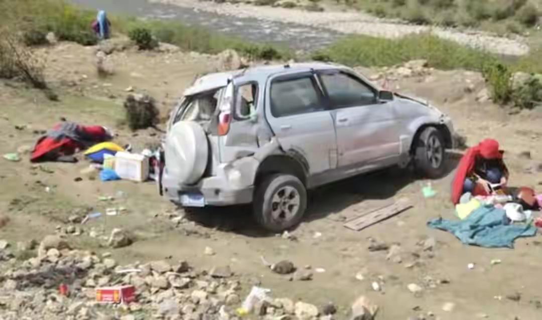 带着患癌的妻子自驾游25年,老太得癌症老头带他自驾游18年